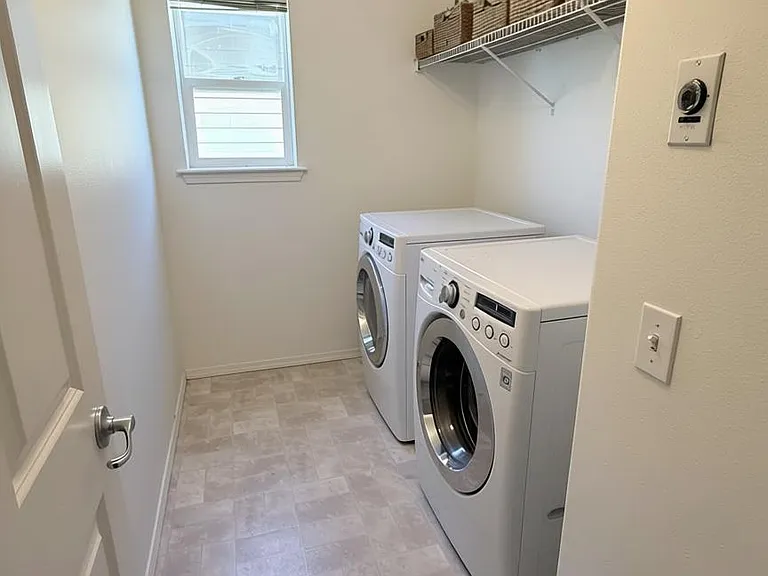 2622 Burley Dr — Photo 17