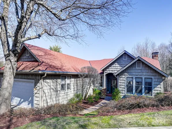 21 Lacoste Dr, Hendersonville, NC 28739