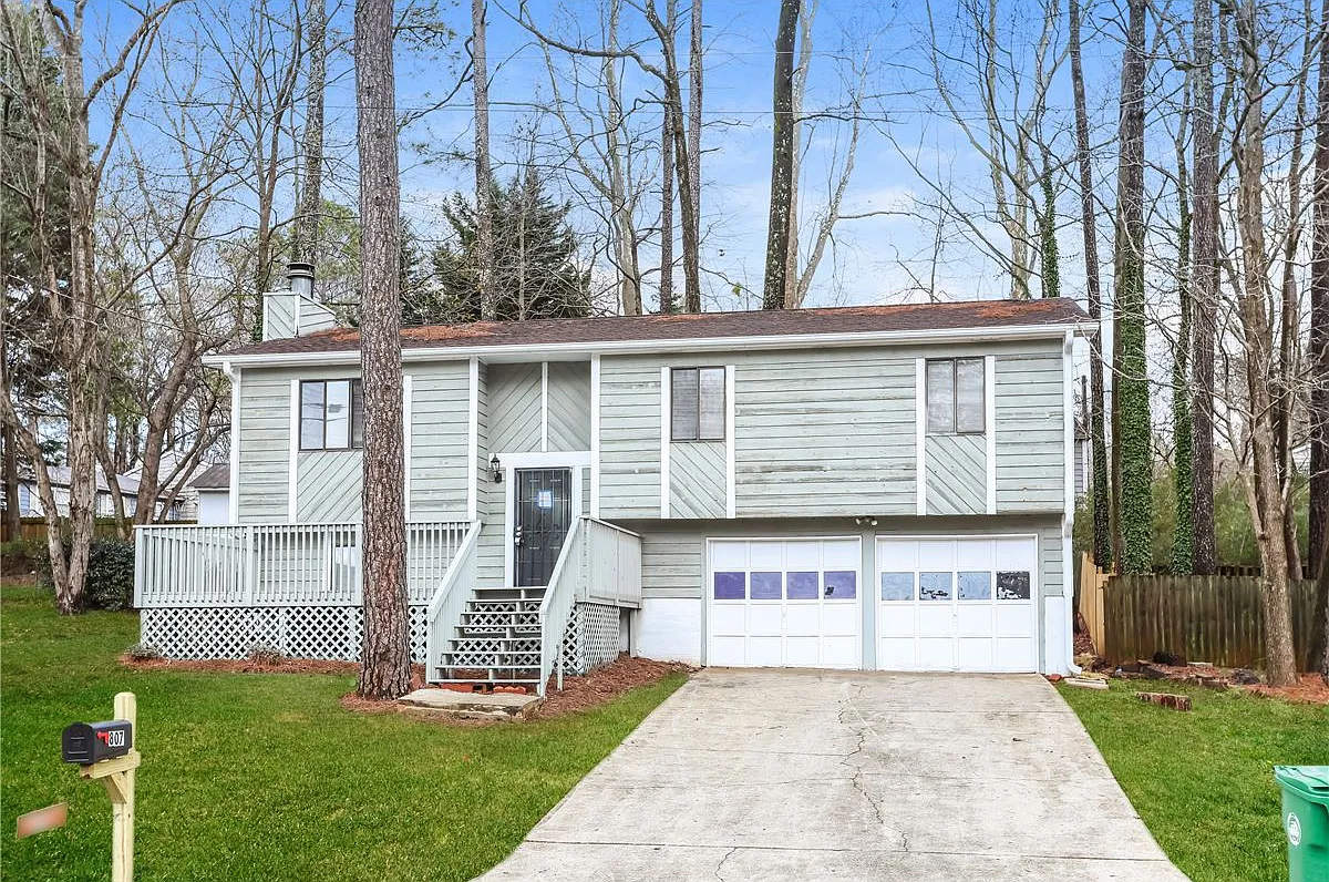 807 Sheppard Cove — Photo 1