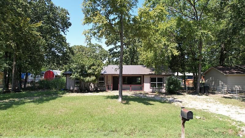 1st image of 120 Pierce Dr