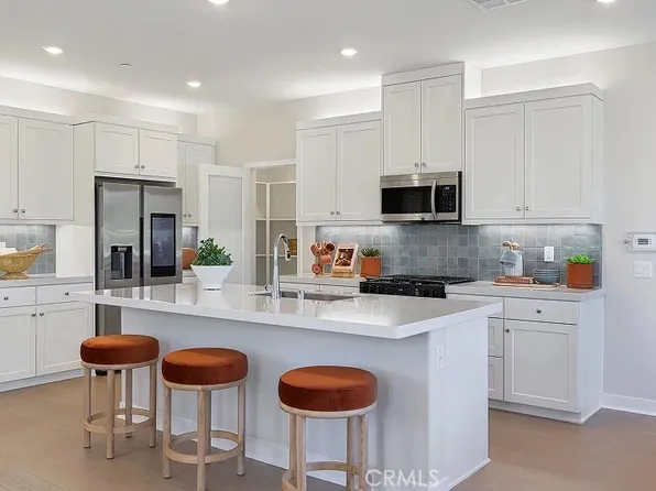 2207 Aneto Way, Santa Paula, CA 93060