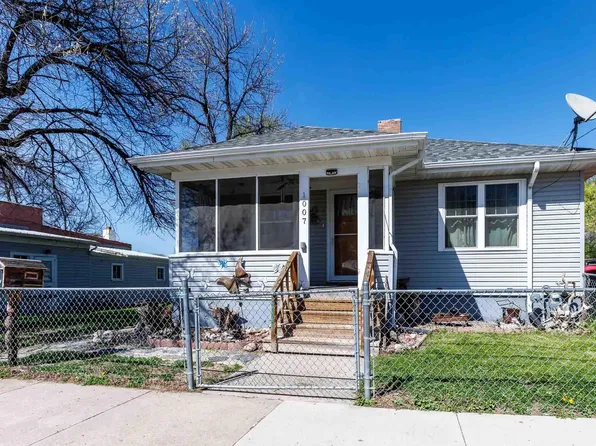 1007 Elkhorn St, Belle Fourche, SD 57717
