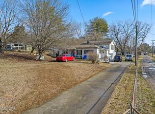 2360 Mynatt Rd, Knoxville, TN 37918