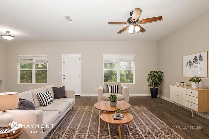 1851 Simmons Ln — Photo 5
