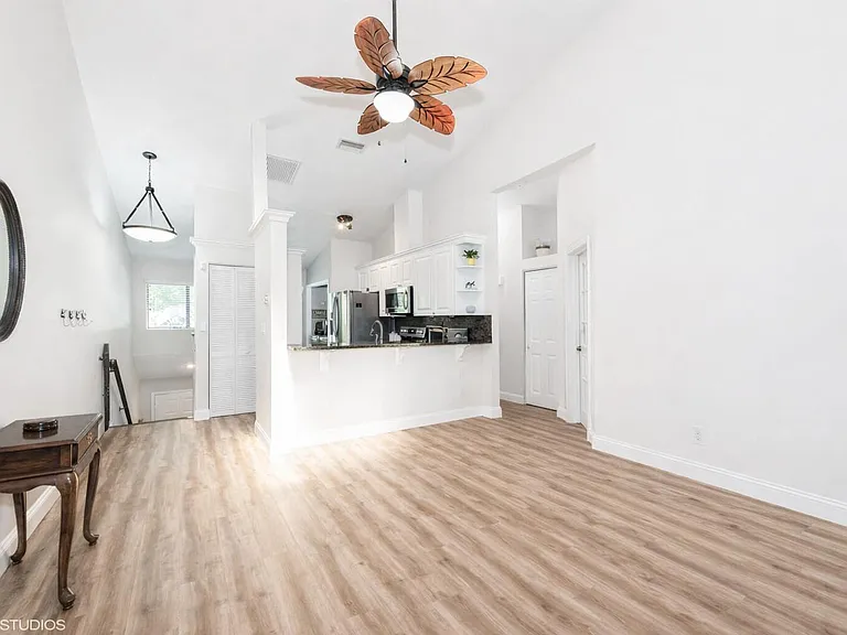 805 Harbour Pointe Way #805 — Photo 8
