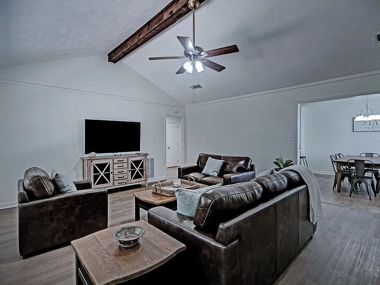 104 Bay Harbour Pl — Photo 17