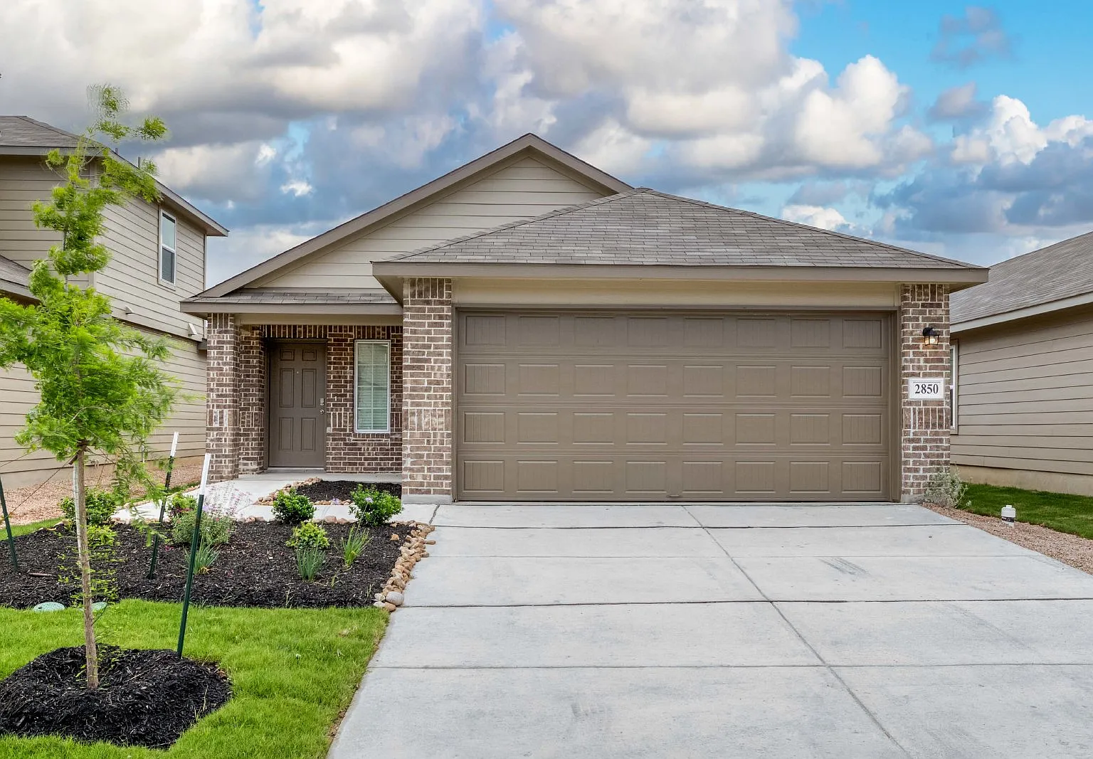 3 bed, 2.0 bath, 1396 sqft, $1,625 — Photo 1