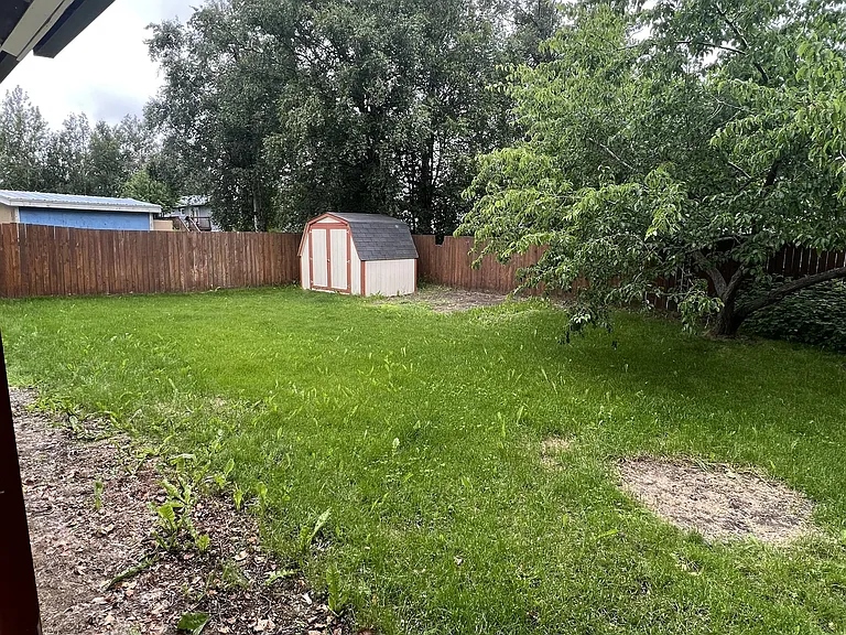 617 W Fern Ave — Photo 2