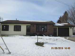 1002 N Ferris St, Hastings, MI