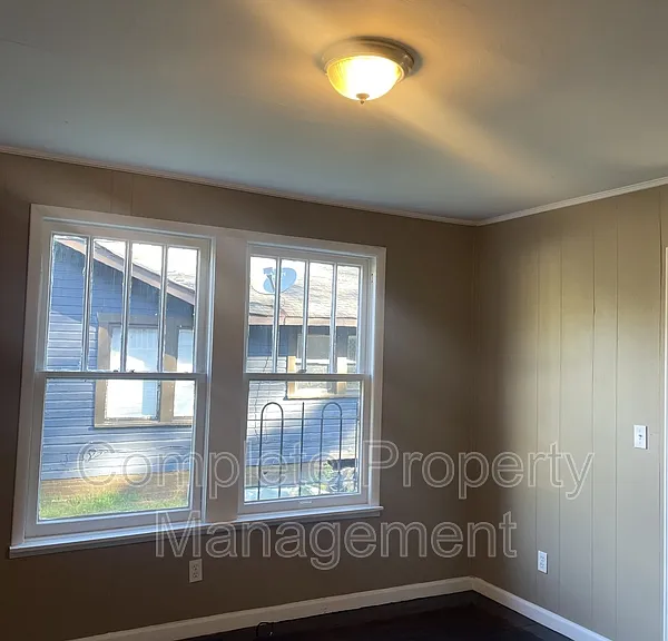 8211 Rugby Ave — Photo 5