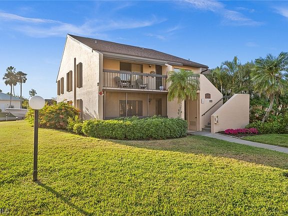 2nd image of 15481 Admiralty Cir APT 4