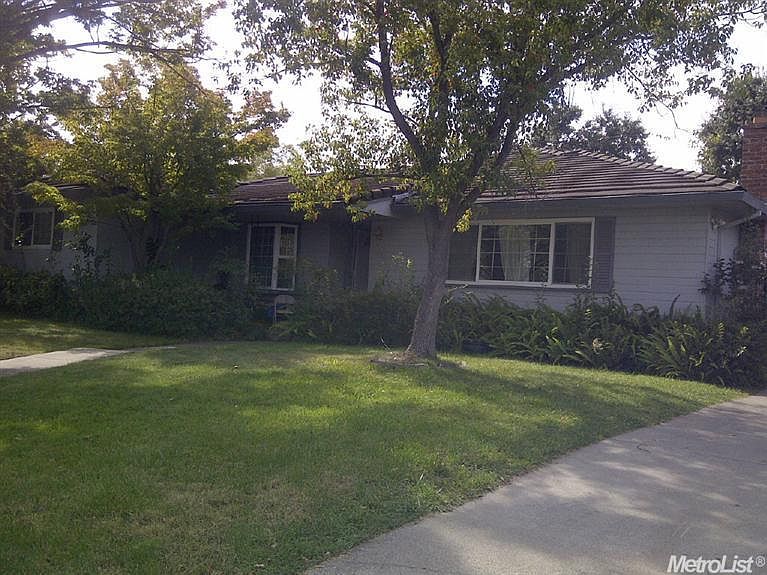 1st image of 6912 S Land Park Dr