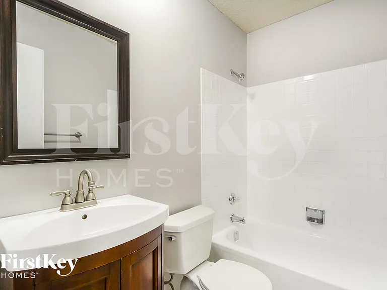 213 Hollyberry Ct — Photo 14
