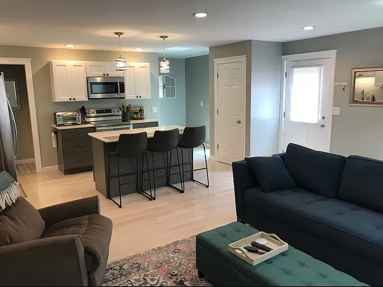 339 S Geneva St — Photo 16