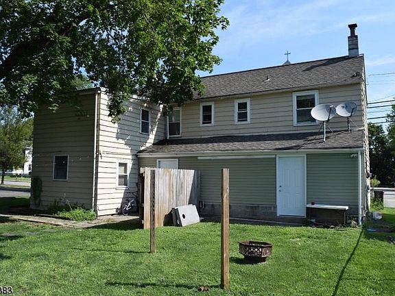 3rd image of 546 N Main St