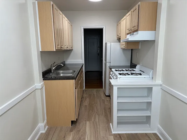 24 Concord Ave #111 — Photo 8