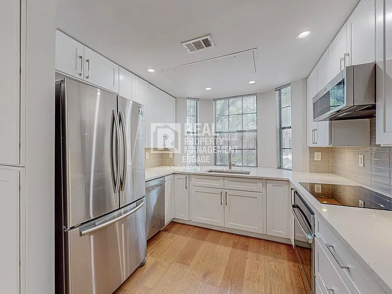 4307 Gilbert Ave #306 — Photo 10