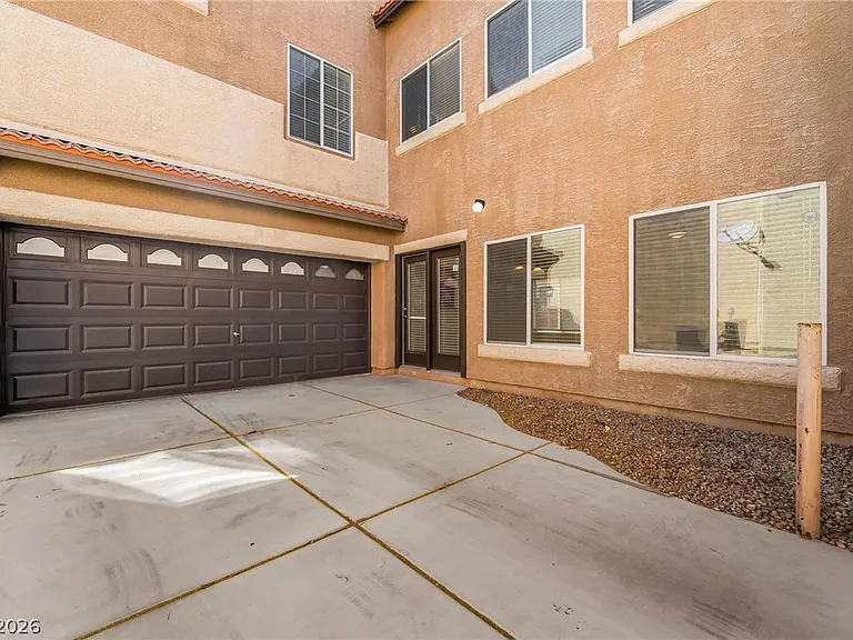 9372 Glendora Valley St — Photo 3