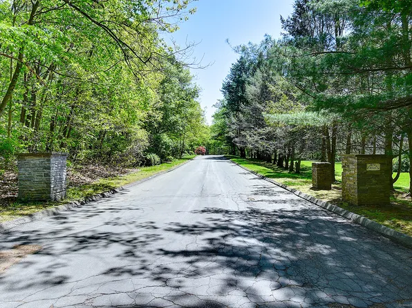 7 Stonegate Road, East Hampton, CT 06424