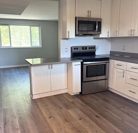 4th image of 598 S 9th St #12