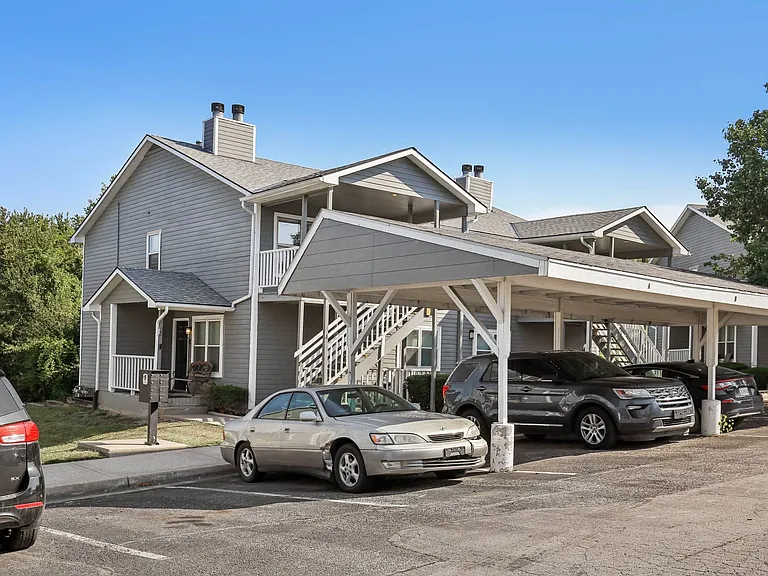 Hidden Hills Apartments — Photo 26