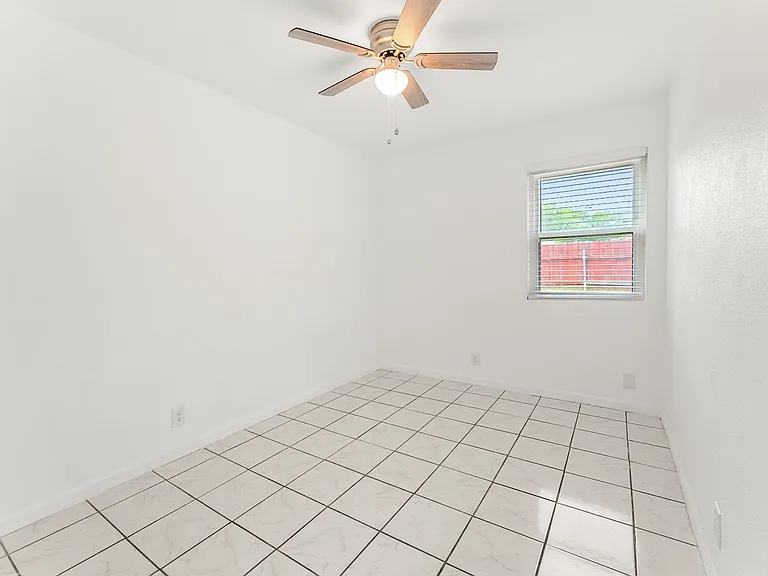 2501 Teri Rd #B — Photo 13