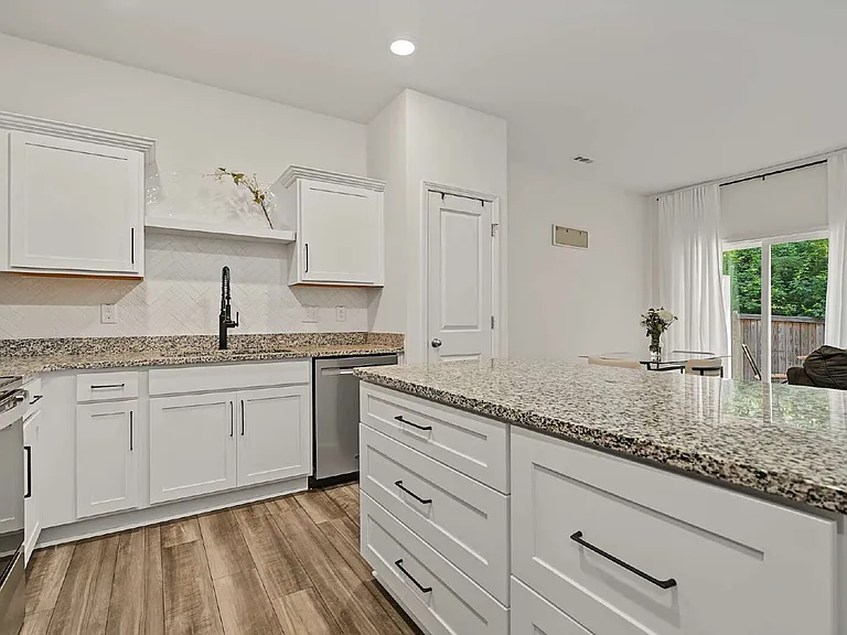1005 Dakine Dr — Photo 10