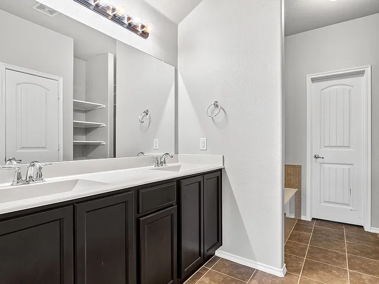 3814 Spring Run Ln — Photo 25