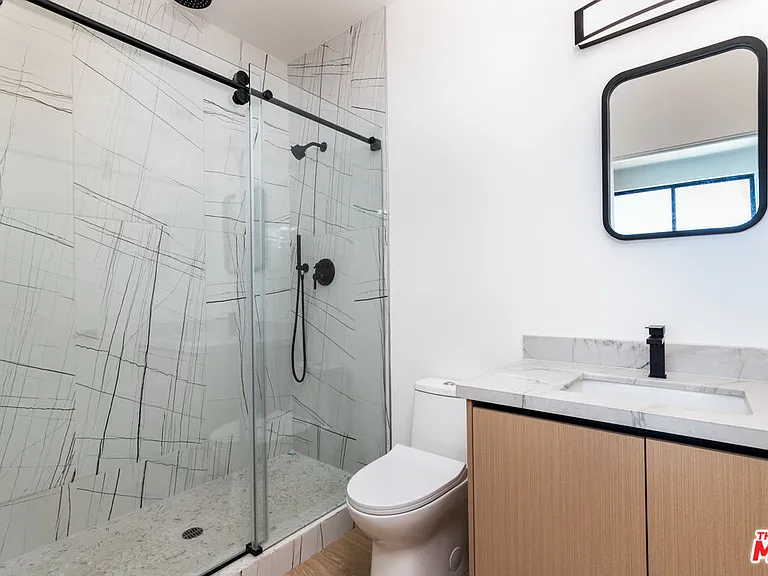 4615 Saint Charles Pl #1/2 — Photo 9