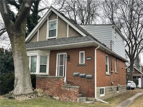 1028 Main St W, Hamilton, ON L8S 1B2
