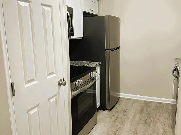 220 Bladen St — Photo 10