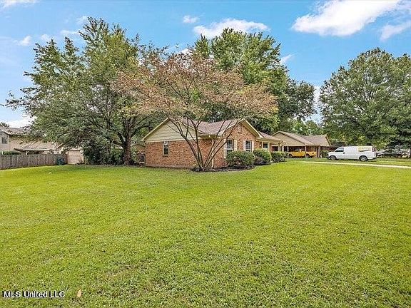 4th image of 2102 Brookhaven Dr