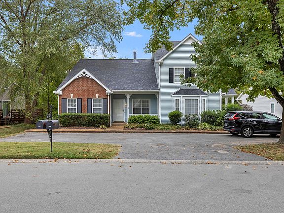 4th image of 1227 Carriage Park Dr