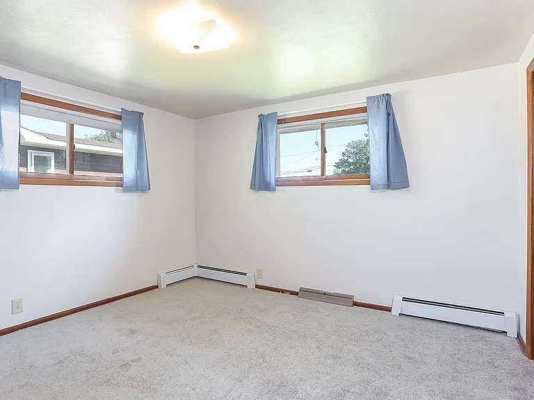 2408 Lake Dr — Photo 31