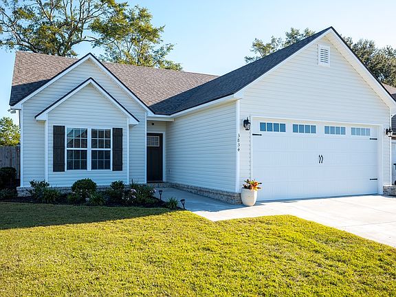 2nd image of 3834 Coventry Dr