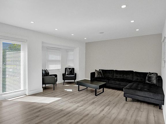 5th image of 3291 SW 44th Street