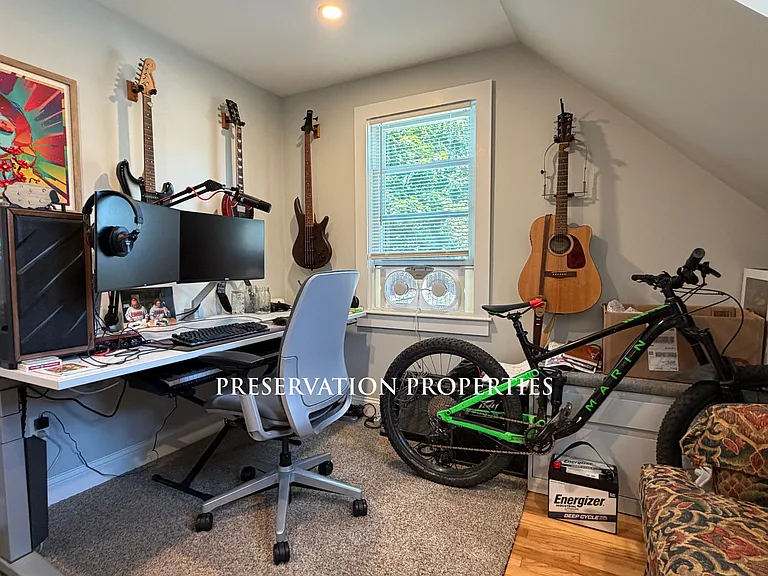 30 Ash St #2 — Photo 4