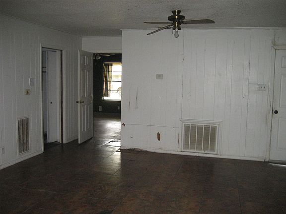 5th image of 108 Briar Ln