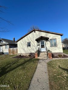 519 4th St SE, Jamestown, ND, 58401