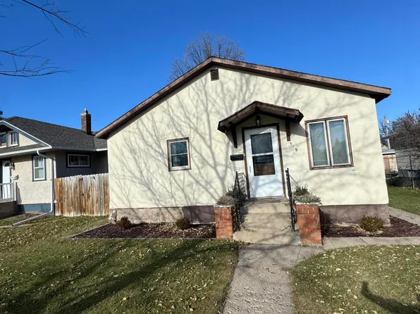 519 4th St SE, Jamestown, ND 58401