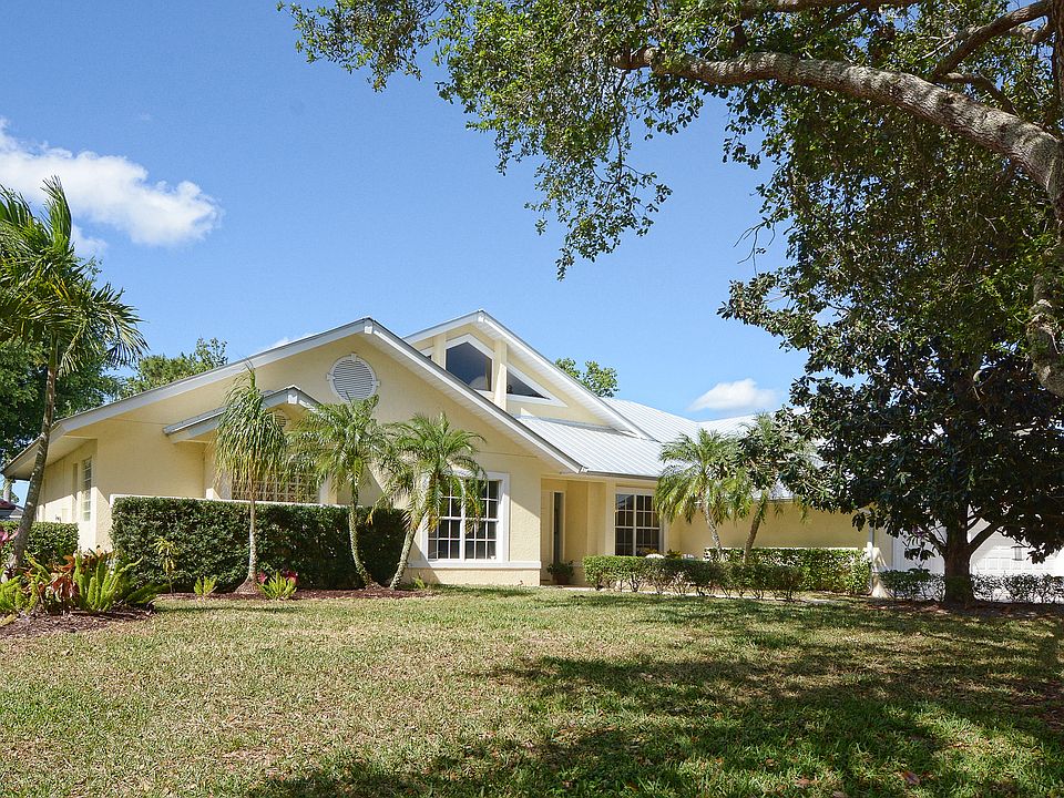 1st image of 1121 SW Lighthouse Dr
