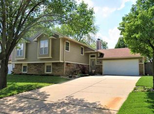 2227 N White Oak Rd, Derby, KS 67037