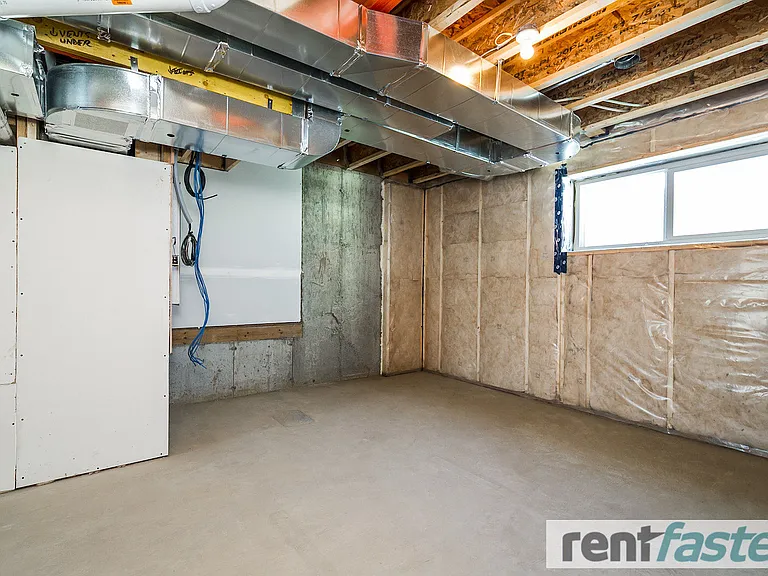 600 Bellerose Dr — Photo 48