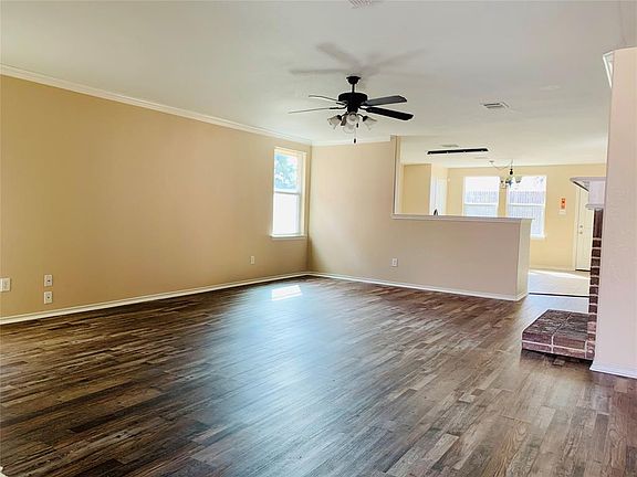 4th image of 9201 Flores Dr