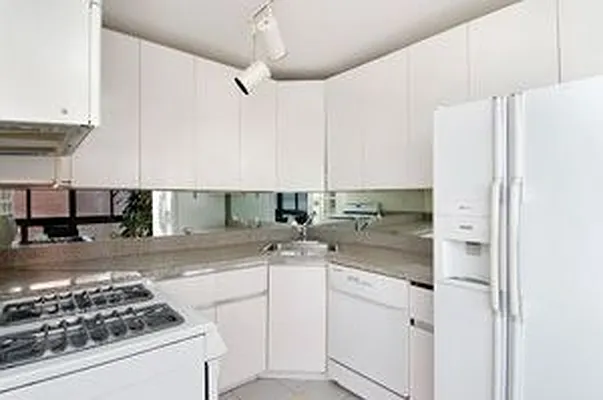 Rented by Douglas Elliman | media 19