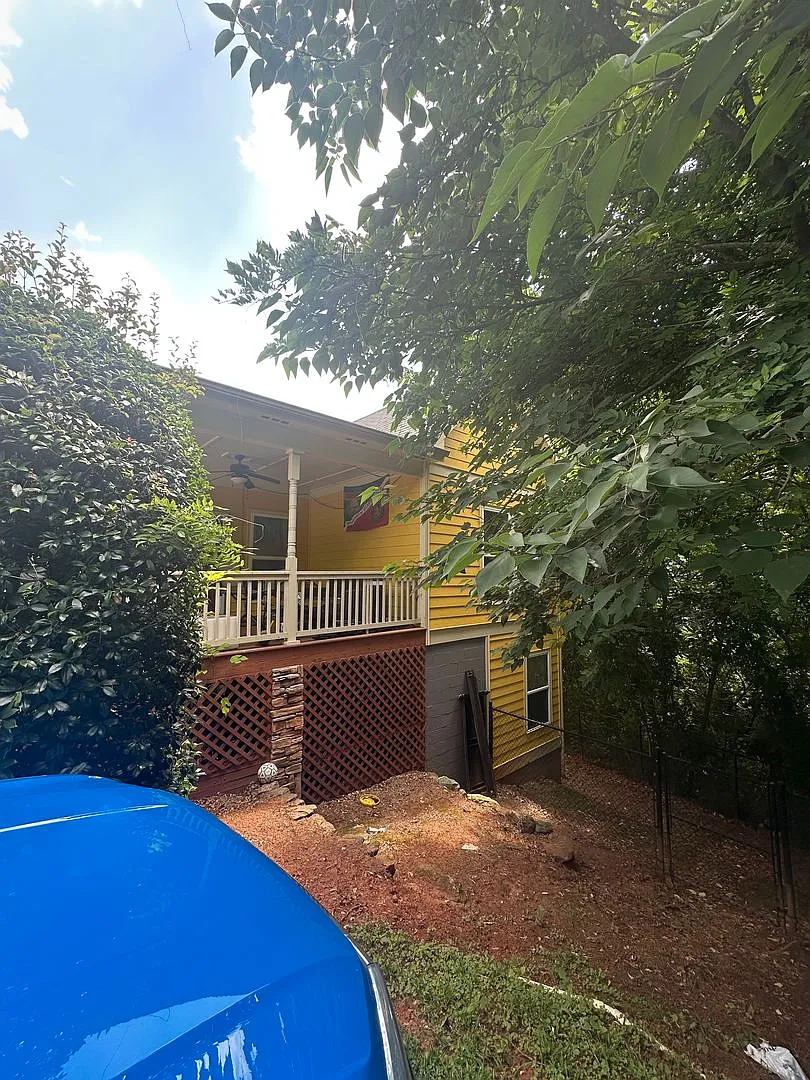 Large 4 Bedroom, 3 bathroom house near Downtown — Photo 3