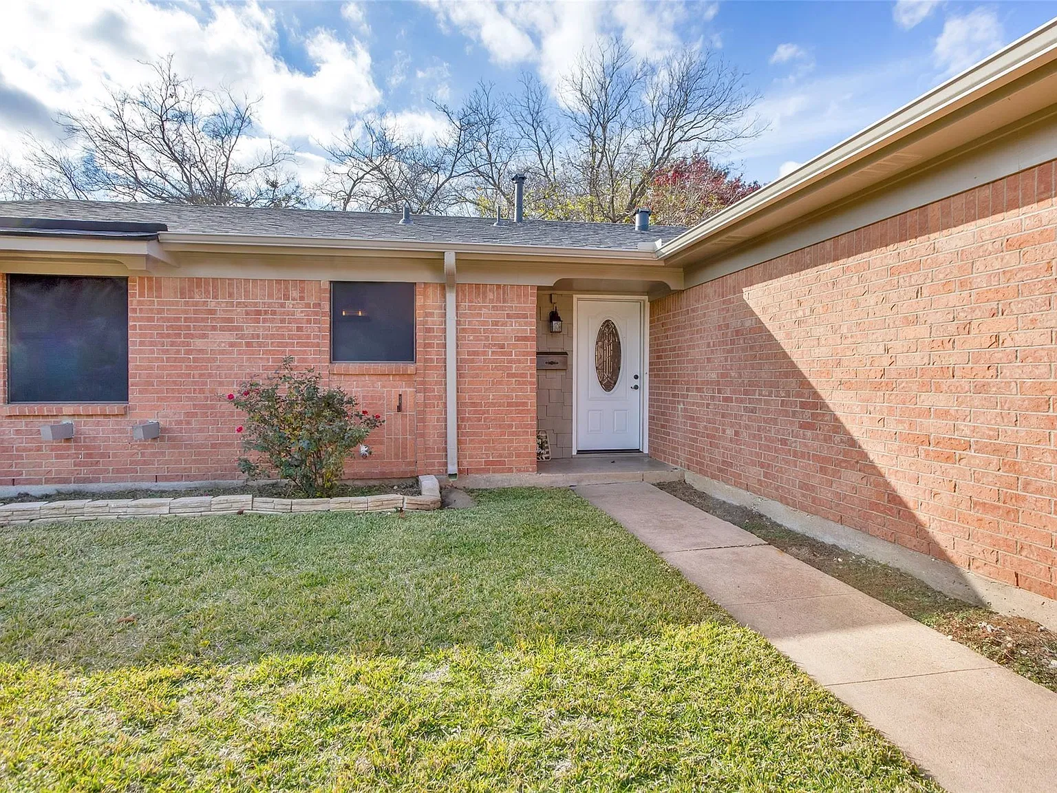 3 bed, 1250 sqft, $1,850 — Photo 3