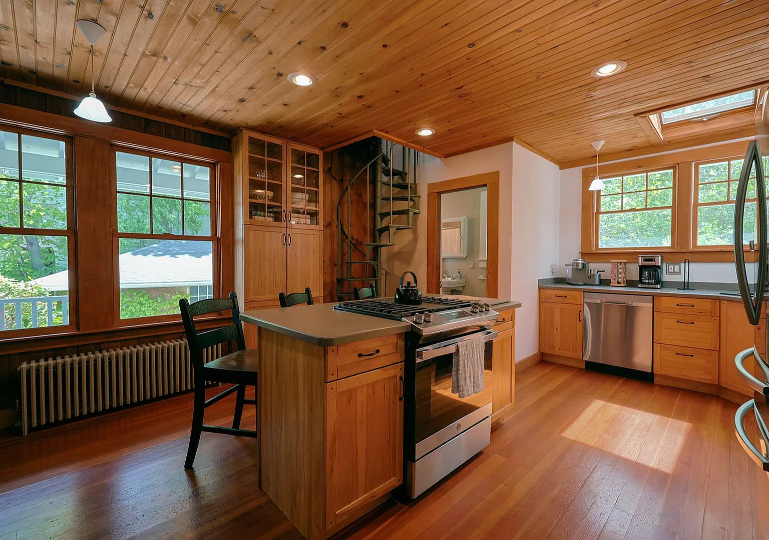 Winter Rental: Tidebend Exceptional 6-Bedroom Home Overlooking the Annisquam River — Photo 4