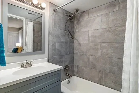 1 bed, 750 sqft, $1,350 — Photo 3