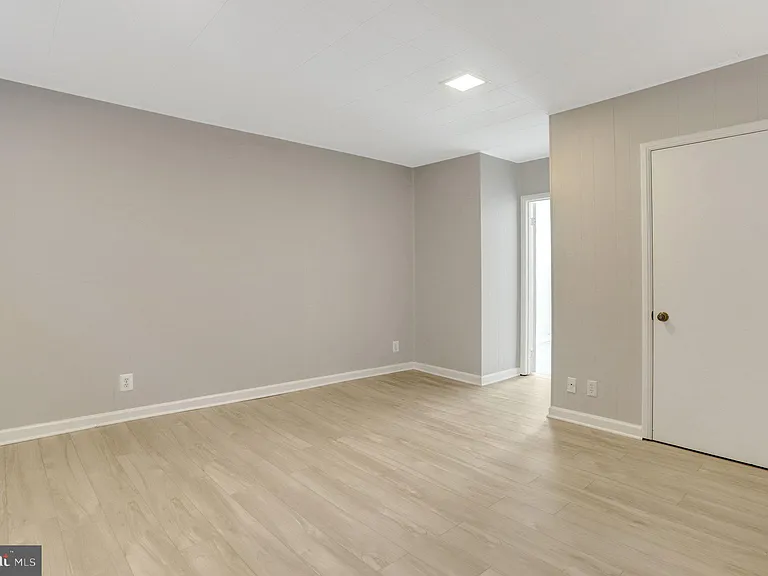 3267 S Stafford St — Photo 31